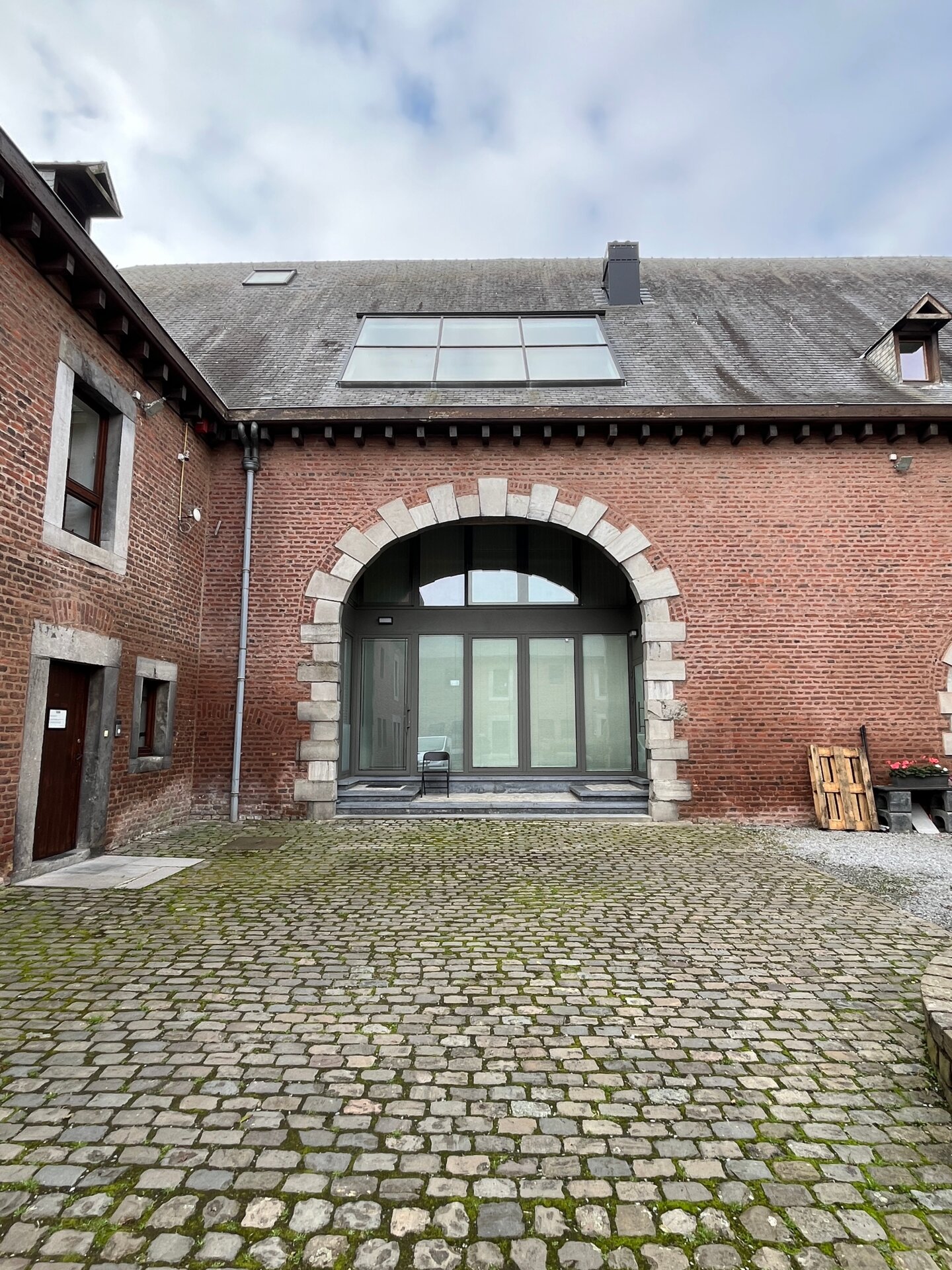 Transformation et rénovation d'une ferme existante à Alleur